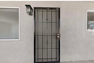 8316 Trumbull Ave SE, Unit 8318 Trumbull Ave SE in Albuquerque, NM - Building Photo