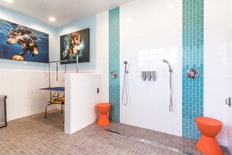 Crow Canyon in San Ramon, CA - Foto de edificio - Building Photo