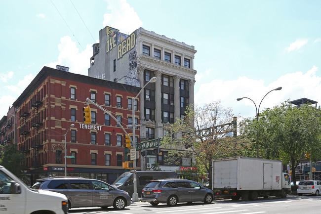 77-79 Delancey St in New York, NY - Foto de edificio - Building Photo