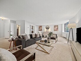280 Boylston St in Newton, MA - Building Photo