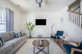 3319 Old Hickory Blvd in Nashville, TN - Foto de edificio - Building Photo