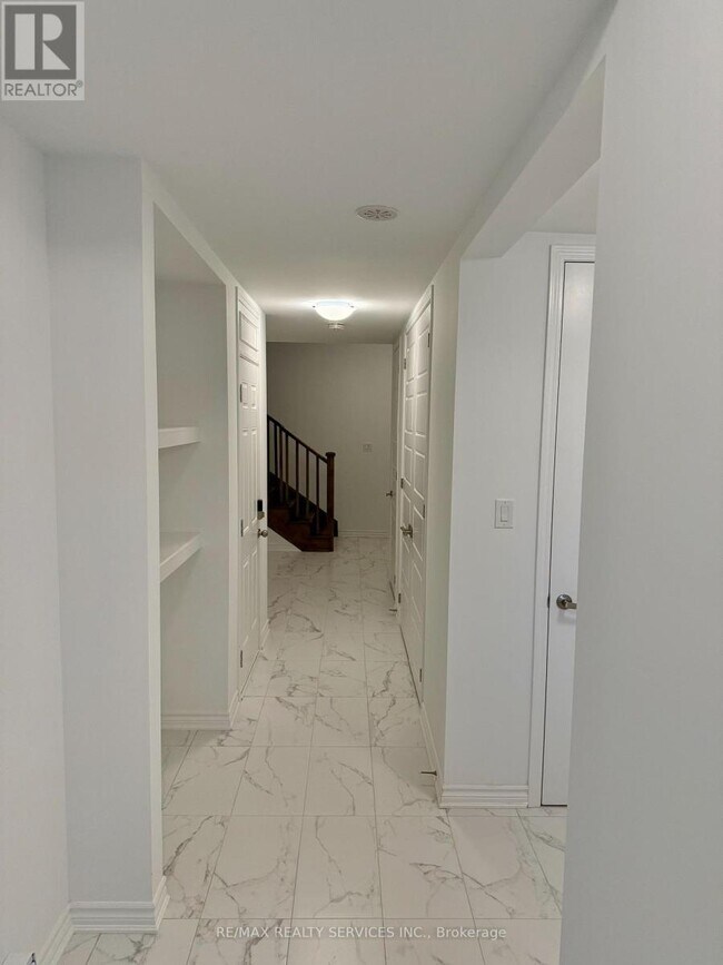 26 Ennerdale St in Barrie, ON - Building Photo - Building Photo