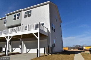 224 Swan Fld Ave in Ranson, WV - Building Photo