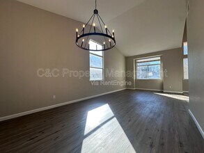 200 Eastbrook Way in Sacramento, CA - Building Photo - Building Photo