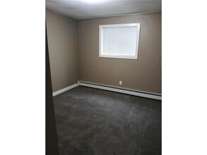 801 Pearl Ave-Unit -103 in Marshall, MN - Building Photo - Building Photo