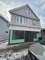 2255 Genesee St in Buffalo, NY - Building Photo