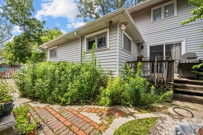 2490 Green Bay Rd in Highland Park, IL - Building Photo - Building Photo