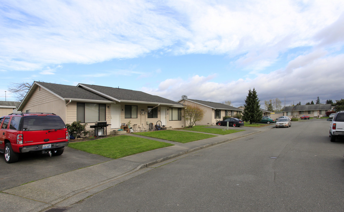 2906 13th St in Everett, WA - Building Photo