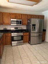 35 W Countryside Dr in Princeton, NJ - Building Photo - Building Photo