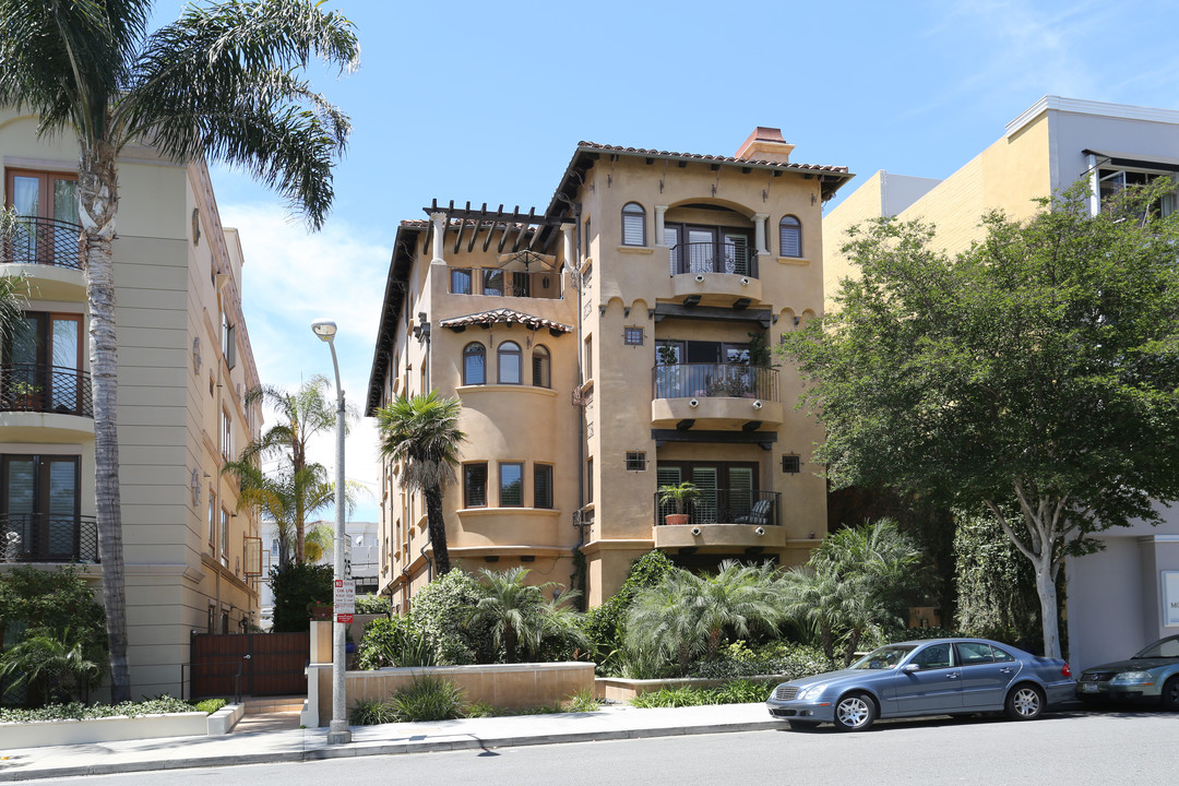 133 S Spalding Dr in Beverly Hills, CA - Building Photo