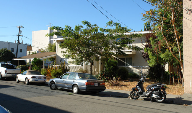 922 Ferry St in Martinez, CA - Building Photo - Building Photo