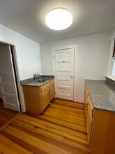 27 Lloyd Rd in Watertown, MA - Building Photo - Building Photo