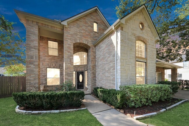 property at 4422 Roundtree Ln