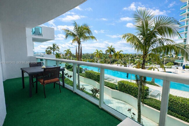 property at 7900 Harbor Island Dr