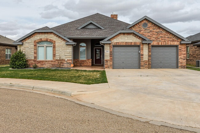 208 Berkshire Ave in Wolfforth, TX - Building Photo - Building Photo
