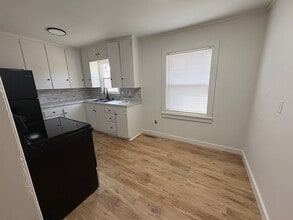 1401 Edgemoor Dr in El Dorado, KS - Building Photo - Building Photo