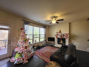 5735 Riverside Bay in Sugar Hill, GA - Building Photo - Building Photo