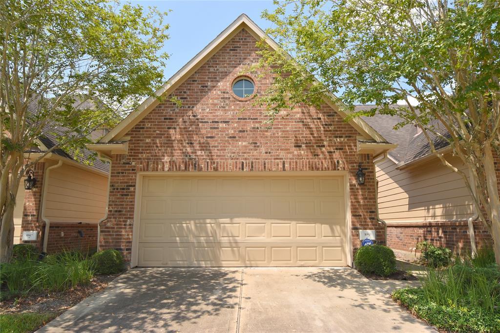 8911 Silent Willow Ln in Sugar Land, TX - Building Photo