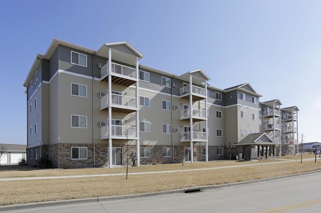 Collective Apartments in North Fargo in Fargo, ND - Foto de edificio - Building Photo
