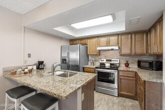 719 E Lola Dr in Phoenix, AZ - Foto de edificio - Building Photo