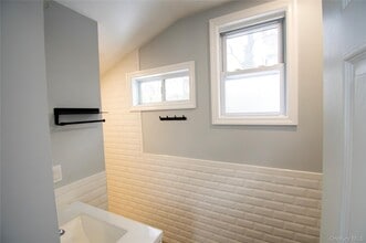 25 Hillside Ave in Rockville Centre, NY - Building Photo - Building Photo