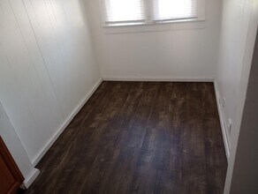 385 Oak Knoll Ave SE in Warren, OH - Building Photo - Building Photo
