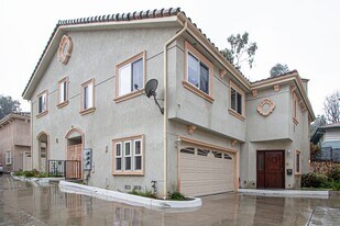 3689 S La Cienega Blvd in Los Angeles, CA - Building Photo