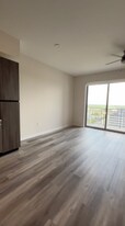 9350 S Dixie Hwy, Unit 1818 in Kendall, FL - Building Photo