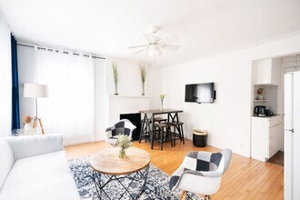 101 W 11th St in New York, NY - Building Photo - Building Photo
