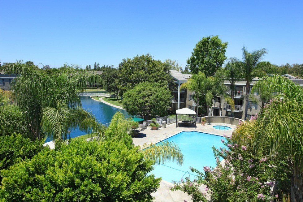 Versailles on the Lake Apartments Santa Ana, CA Apartments