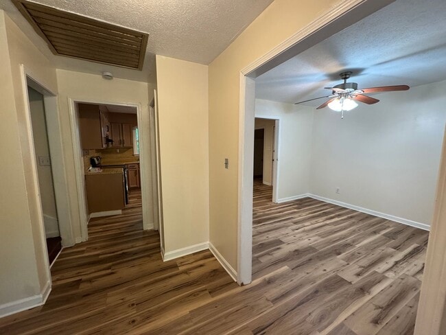 2060 Edwards Rd in Douglasville, GA - Building Photo - Building Photo