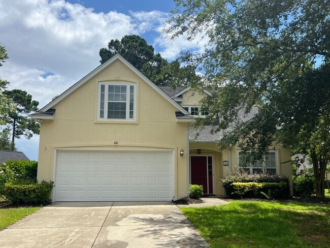 102 Crestview Ln