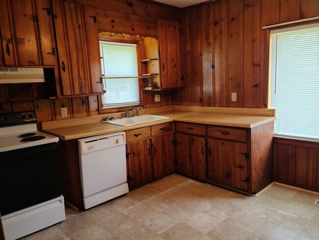 709 Main St in Burns, TN - Building Photo - Building Photo