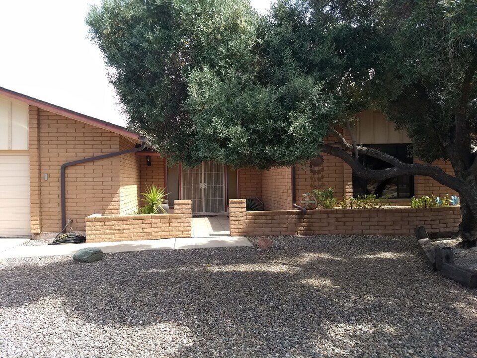 17213 N 49th Ave in Glendale, AZ - Foto de edificio