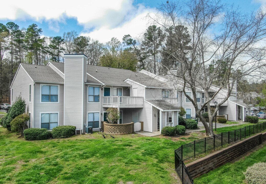 Chapel View in Chapel Hill, NC - Building Photo