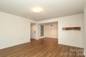 4912 Sardis Rd, Unit F in Charlotte, NC - Building Photo - Building Photo