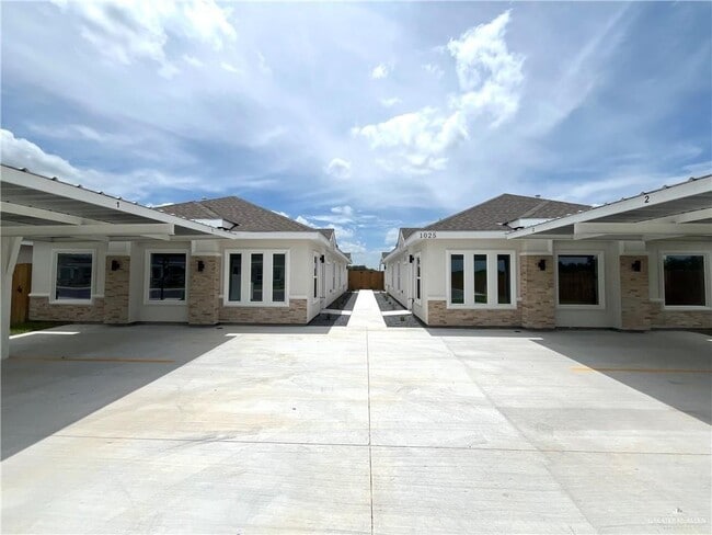 property at 1025 N Woodson Ave