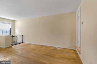 711 S 5th St in Philadelphia, PA - Building Photo - Building Photo