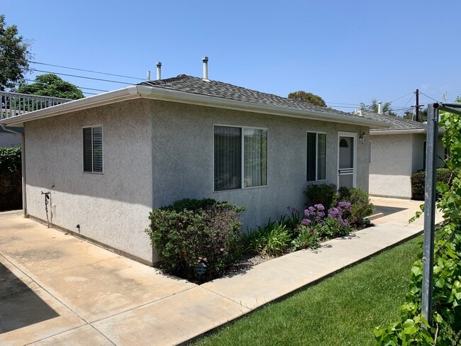 property at 207 W 11th Ave