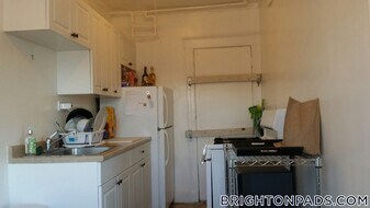 1615 Commonwealth Ave, Unit 29 in Boston, MA - Building Photo
