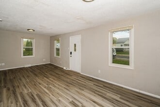 1506 E Hendryx Ln in Peoria, IL - Foto de edificio - Building Photo