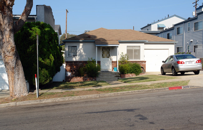 309-311 Virginia St in El Segundo, CA - Building Photo - Building Photo