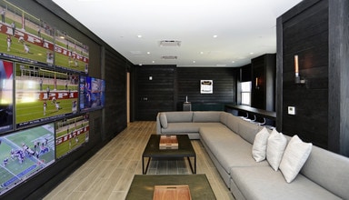 65 Bay Street Apartments in Jersey City, NJ - Building Photo - Interior Photo