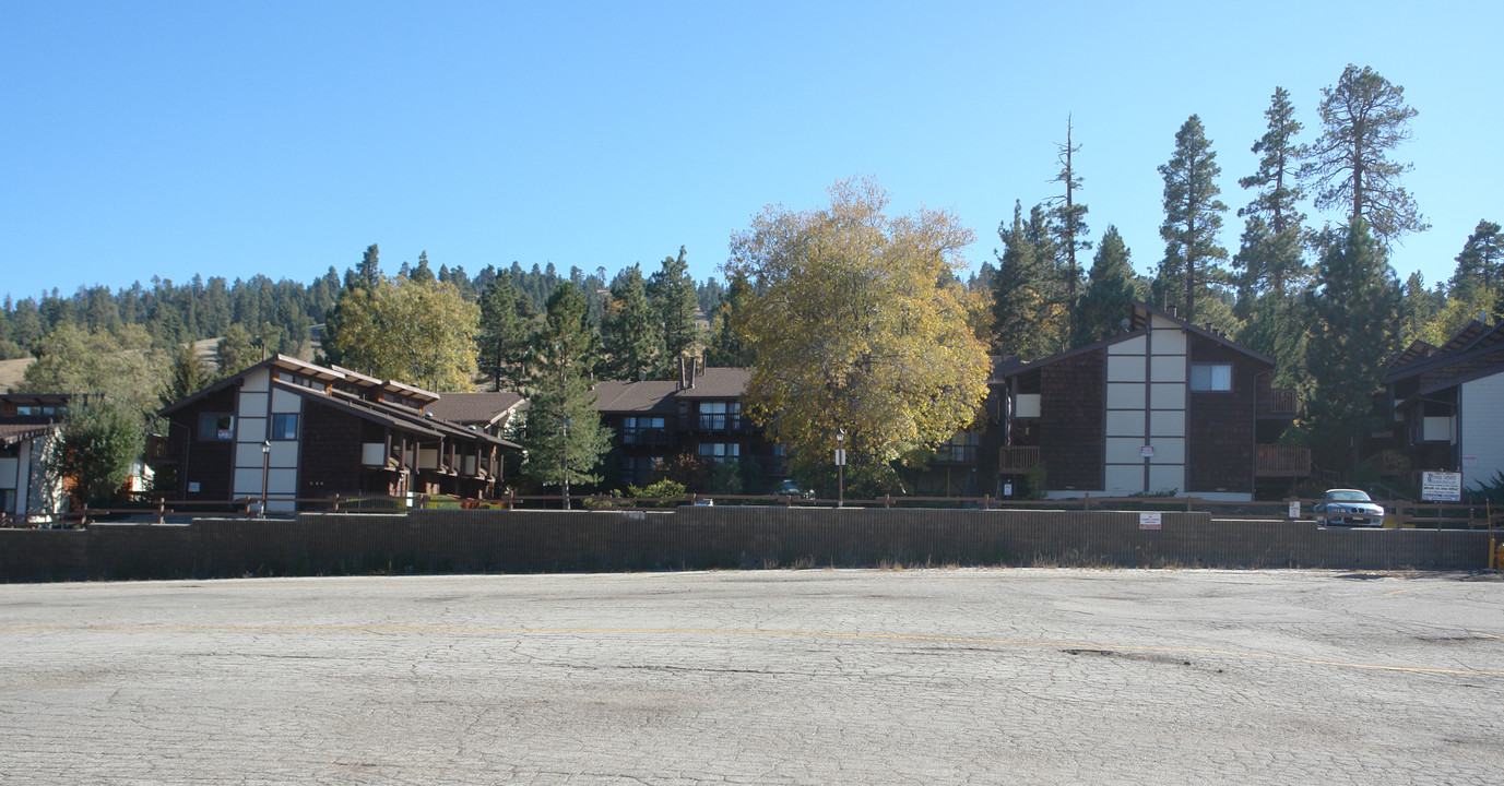 Snow Summit in Big Bear City, CA - Foto de edificio