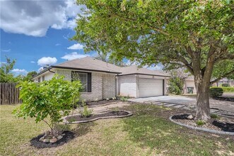 102 Evergreen Cir in Georgetown, TX - Building Photo - Building Photo