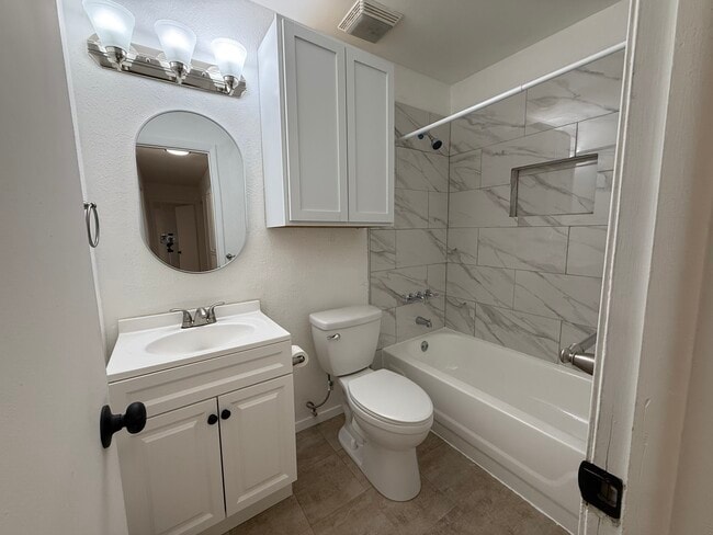1706 Pleasant Run Rd in Carrollton, TX - Building Photo - Building Photo