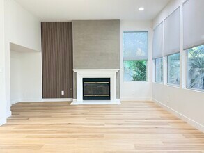 8136 Constantine Dr in Huntington Beach, CA - Building Photo - Building Photo