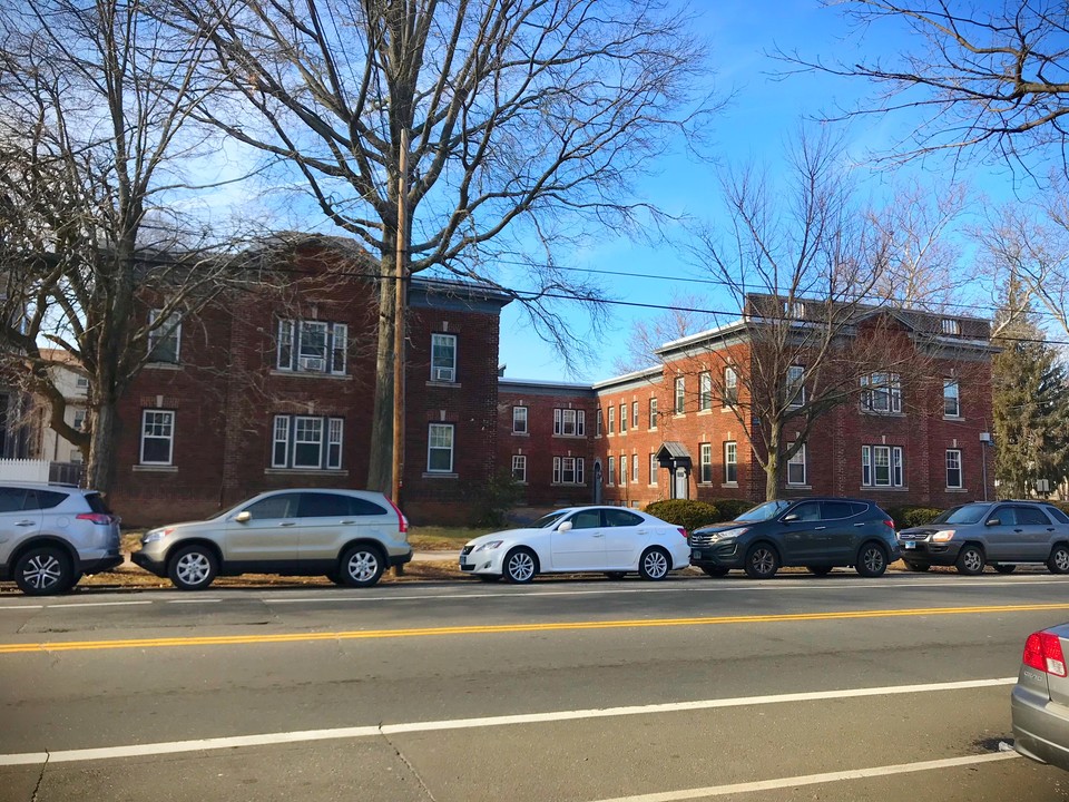 Edgeway Apartments in New Haven, CT - Building Photo