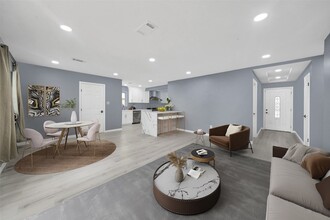 5215 Trail Lake Dr in Houston, TX - Building Photo - Building Photo