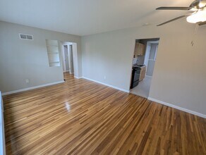 10 Capri Dr in Florissant, MO - Building Photo - Building Photo